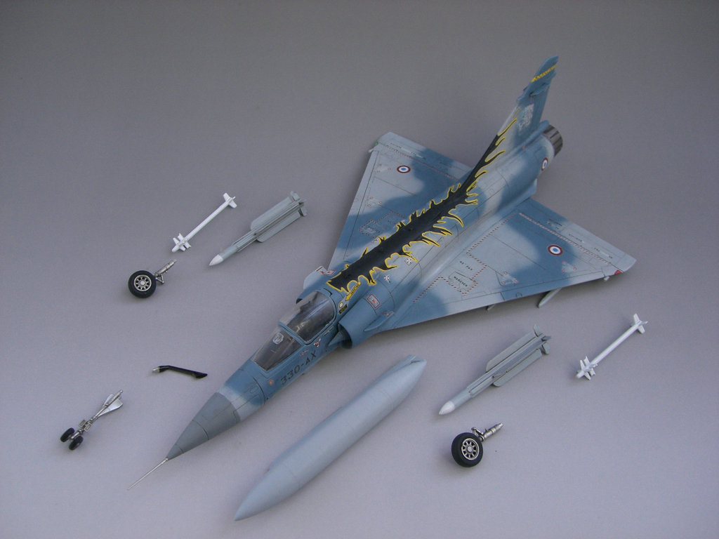 利华 法国幻影2000C战斗机虎纹涂装 代工成品