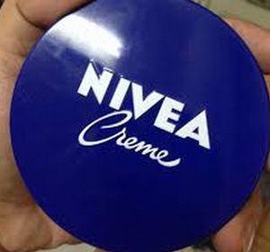 正品现货德国妮维雅nivea小蓝罐150ml日本co