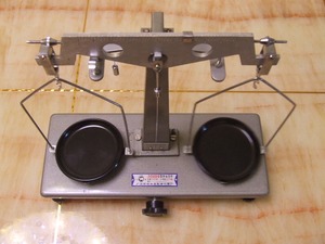 学生天平学生天秤杠杆式等臂双盘天秤200g质