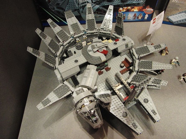 ָlegoǧmillennium falconƴ