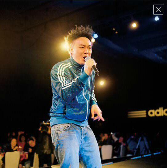 <em>秋款</em>阿迪达斯男<em>情侣外套</em>三叶草男外套休闲运动