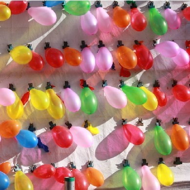 公园打气球玩具枪射击气球射击摊打气球游戏专