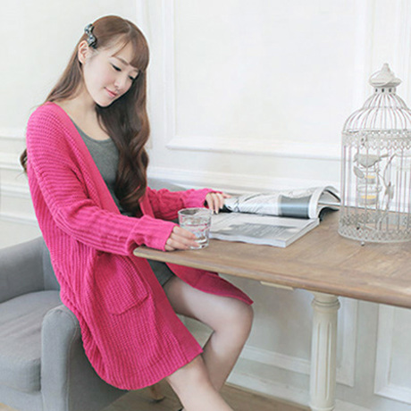 首】2013秋冬新款 韩国宽松<em>玫红色针织开衫</em>长