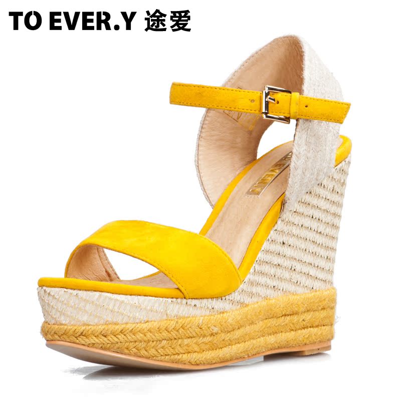 草编凉鞋_草编坡跟凉鞋