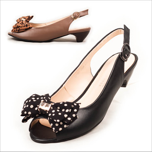  夏季女士新款鱼嘴加大号凉鞋40-43特大码女鞋中跟粗跟真皮