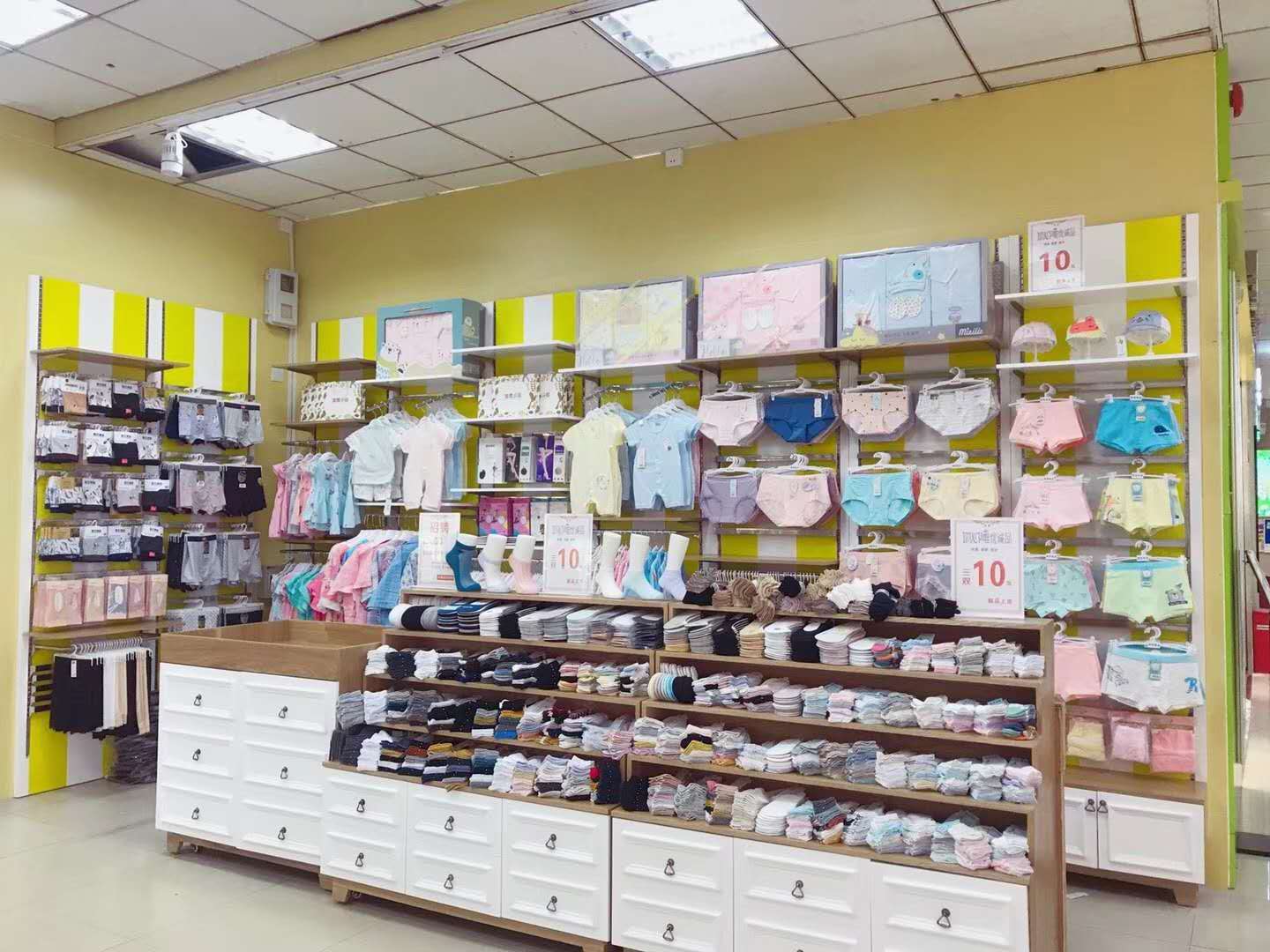 Shoes and socks Nakajima goods shelves Socks Showcase Underwear Display cabinet Lingerie shop counter Two-sidedin the Business/Office Furniture , Shelf/Showcase , Boutique Showcase/Showcase category - from Buy2taobao.com to provide professional Taobao agent buy service