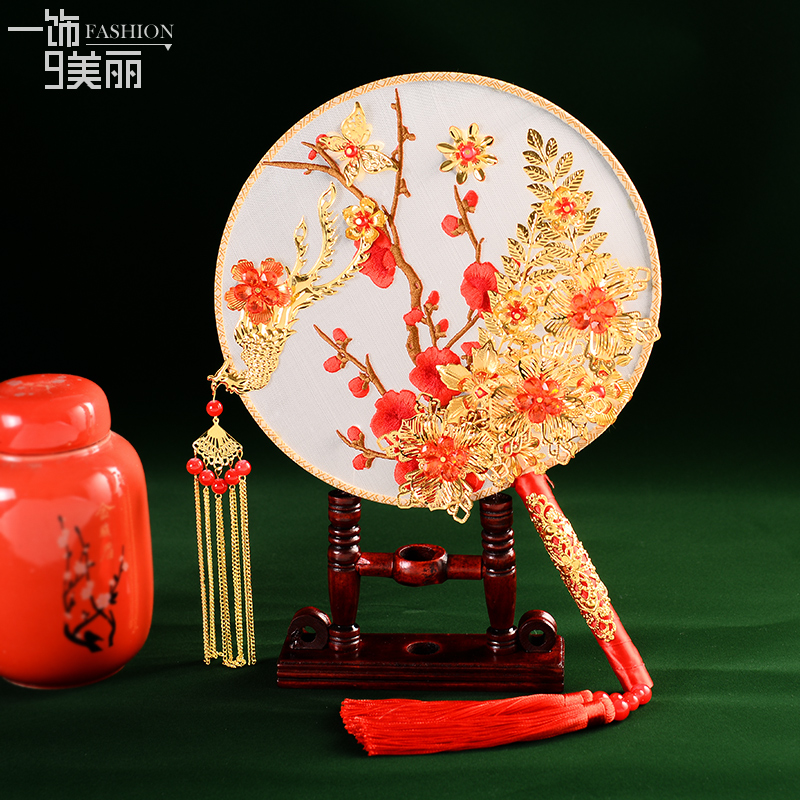 複古中式團扇捧花婚禮新娘龍鳳褂秀禾旗袍喜結婚傳統古裝金色配飾在類目 鮮花速遞/花卉仿真/綠植園藝, 婚禮鮮花布置, 新娘手捧花中 - 來自Buy2taobao.com提供專業的淘寶代購服務