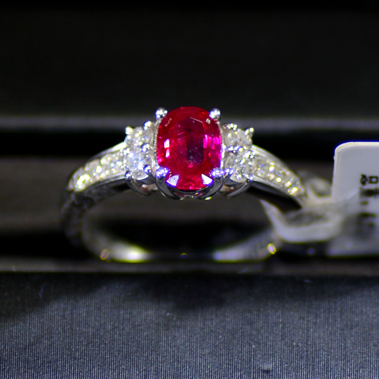 Jewellery U.S. burst 1.14 Carat Myanmar Ruby 0.3 Carat Diamond pt900 Platinum ring girlin the Jewelry/Diamond/Jade/Gold , Colored stones/Precious stones , Bracelets category - from Buy2taobao.com to provide professional Taobao agent buy service