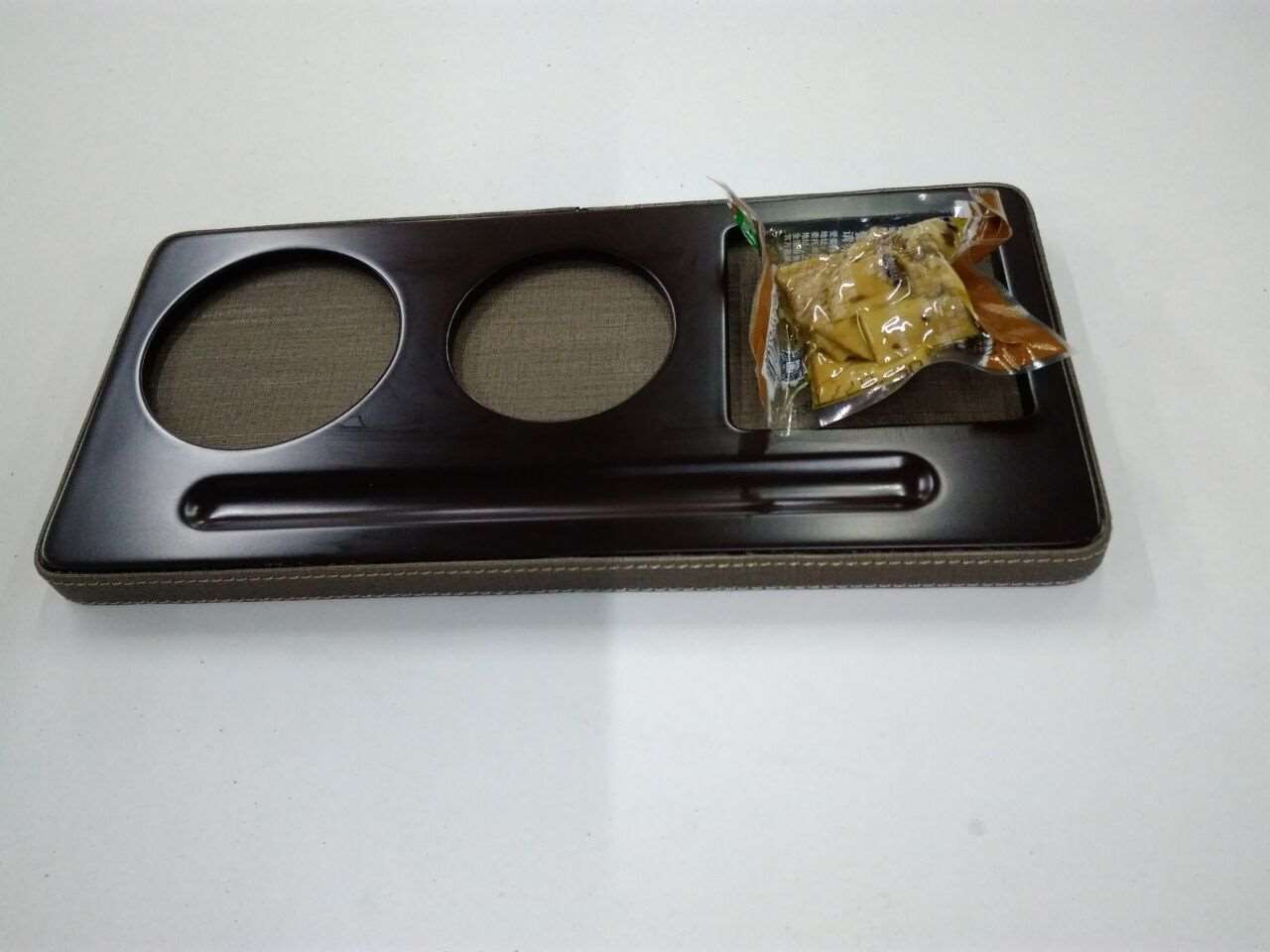 皮艺杯垫 皮具 创意礼品 隔热垫 咖啡杯垫 三格会议杯托杯垫在类目 餐饮具, 杯子/水杯/水壶, 杯垫中 - 来自Buy2taobao.com提供专业的淘宝代购服务