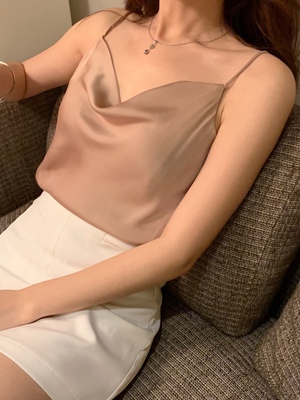 心机吊带背心女夏季外穿无袖t恤小清新上衣打底背心百搭V领设计感