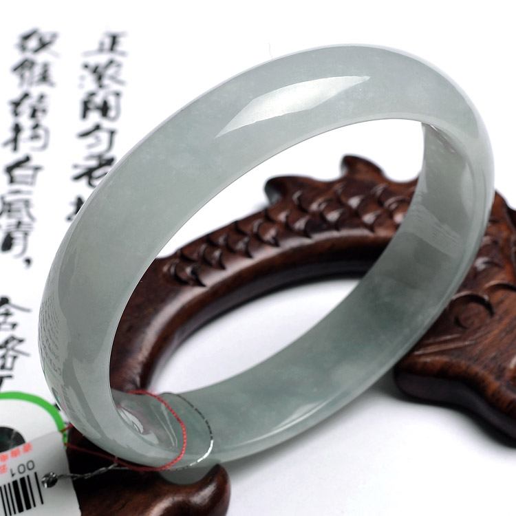 T7025果敢贵妃翡翠手镯 缅甸天然A货玉石玉镯玉手镯正品证书59.8 T7025果敢贵妃翡翠手镯 缅甸天然A货玉石玉镯玉手镯正品证书59.8