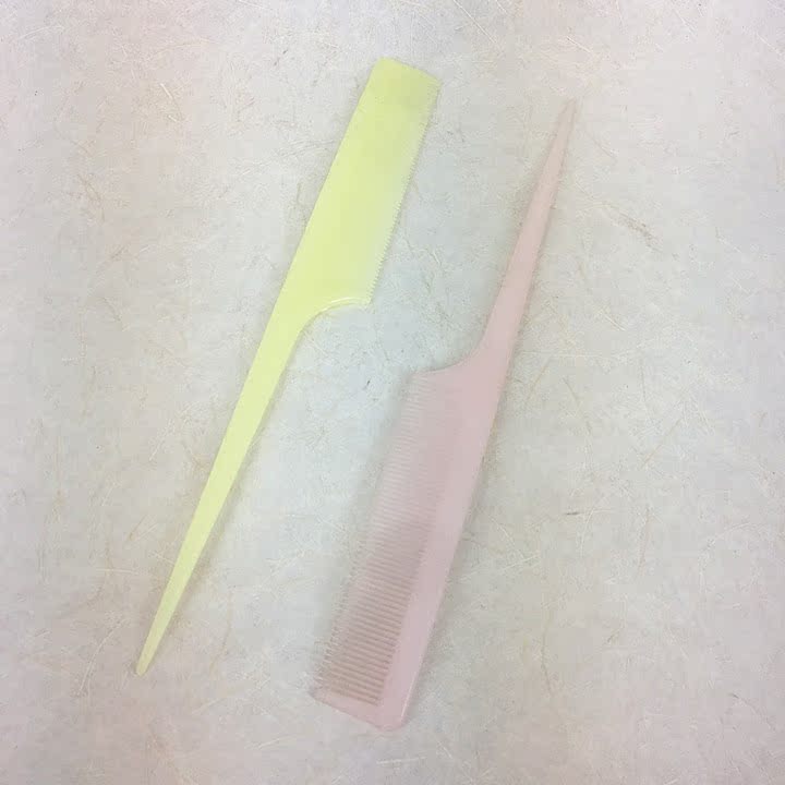 特價家用加厚密齒軟齒熟膠糖果色彎折不易斷大號加長美發塑料梳子在類目 家庭/個人清潔工具, 個人洗護清潔用具, 梳子/便攜用鏡, 梳子/化妝梳/按摩梳中 - 來自Buy2taobao.com提供專業的淘寶代購服務