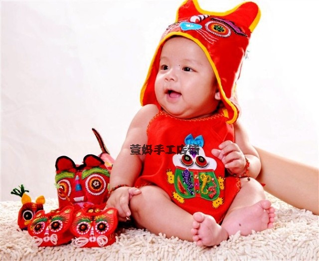 Pure handwork baby Gifts Tiger-head shoes Tiger hat Tiger head pillow Bellyband China characteristic Arts and Crafts Foreigner suitin the Shoes/Baby Shoes/Parent-child shoes , Traditional shoes/Hand-woven shoes category - from Buy2taobao.com to provide professional Taobao agent buy service
