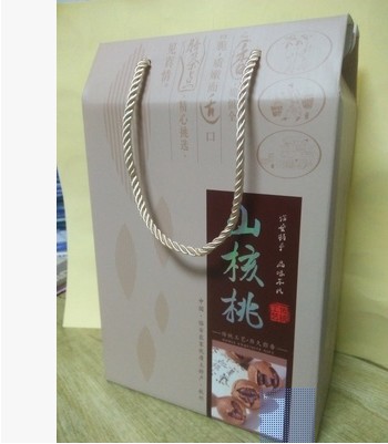 18年新货临安山核桃仁礼盒装连罐【250克*4罐】在类目 零食/坚果/特产, 山核桃/坚果/炒货, 核桃仁中 - 来自Buy2taobao.com提供专业的淘宝代购服务