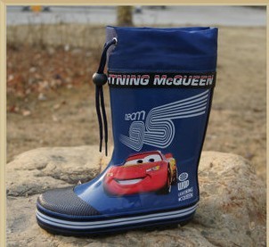  天然橡胶汽车麦昆儿童雨鞋，儿童雨靴！水鞋，男大童，四季单款