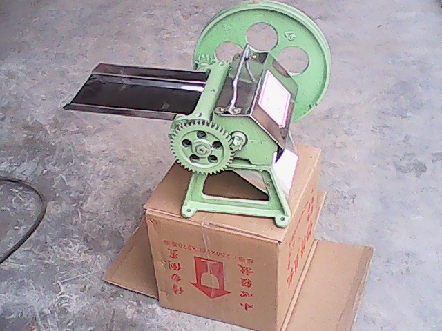新品手動餅絲機 多功能切菜機 家用自動碎菜機 電動商用切菜器在類目 廚房/烹飪用具, 廚用小工具/廚房儲物, 多功能切菜器中 - 來自Buy2taobao.com提供專業的淘寶代購服務