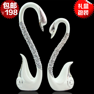  树脂工艺品结婚礼物创意礼品家居装饰品婚房新房摆设情侣天鹅摆件