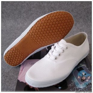 Konductra gym shoes Genuine Qingdao Double Star Track and field White sneakers Running shoes Work shoes 30 Lowin the Sports shoes new , Other sports shoes category - from Buy2taobao.com to provide professional Taobao agent buy service