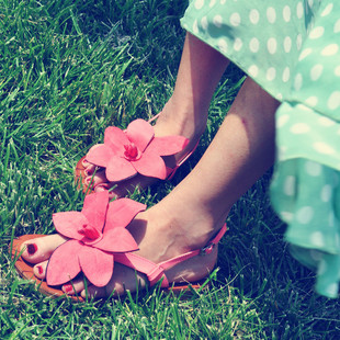  包邮新款夹趾凉鞋沙滩凉拖可造型花朵日系女鞋partysu平跟女