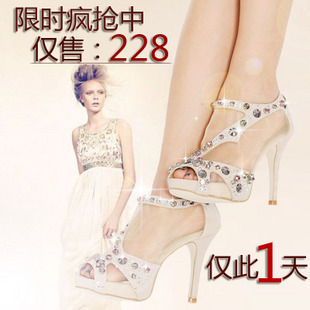  新款韩版公主女鞋子超高跟结婚水钻防水台鱼嘴凉鞋单鞋小码33