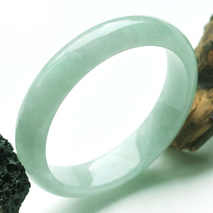  特泊儿 正品缅甸a货翡翠手镯 多款润绿玉镯子带证 特价翡翠玉手镯