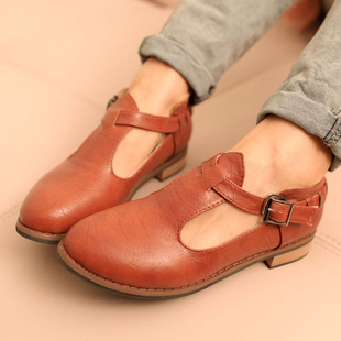  春季新款英伦复古甜美圆头搭扣低跟粗跟时尚单鞋休闲鞋女鞋子