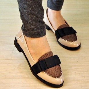  新春款英伦风格蝴蝶结拼色平跟女鞋子低跟休闲34小码40大码女单鞋