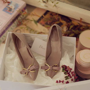  欧美风女鞋春季新款女蝴蝶结尖头高跟鞋性感漆皮单鞋婚鞋33码