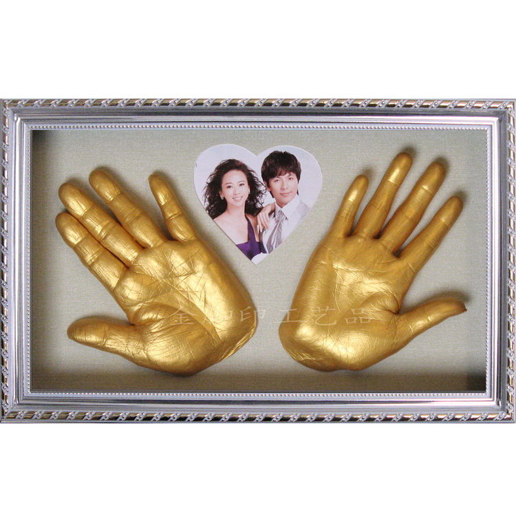 促销!婚庆纪念用品 情侣立克隆体手印 毕业留念 老年人留念手模在类目 玩具/童车/益智/积木/模型, 宝宝纪念品/个性产品, 手脚印中 - 来自Buy2taobao.com提供专业的淘宝代购服务