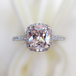  超值明星同款魔戒戒指纯银韩版潮人女时尚克拉高仿真钻戒结婚饰品