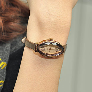  品味奢华 风靡韩国水钻女表 时尚女生手表女士皮带正品 韩版百搭