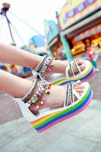  夏季新款凉鞋波西米亚风串珠厚底松糕跟凉鞋彩虹底女士沙滩鞋