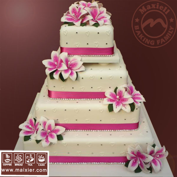 翻糖蛋糕 婚礼蛋糕 Fondant wedding cake 塔形百合丝带北京预订 翻糖蛋糕 婚礼蛋糕 Fondant wedding cake 塔形百合丝带北京预订