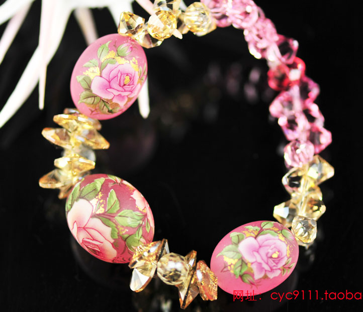 采用施华洛世奇粉水晶手链+日本手绘珠 奥地利