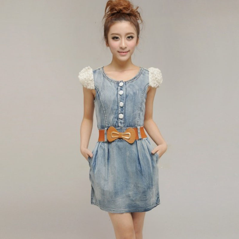 泡泡袖蕾丝拼接修身...