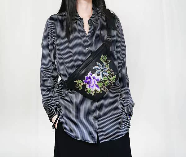 逾远。牛皮老绣胸包 【春游】(现货)在类目 箱包皮具/热销女包/男包, 女士包袋中 - 来自Buy2taobao.com提供专业的淘宝代购服务