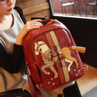  新款韩版同款小马双肩包 女韩版潮品 学院风女式背包 电脑包