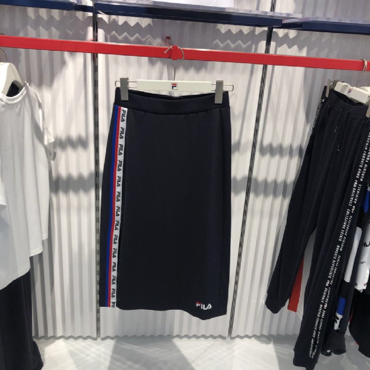 FILA斐乐专柜正品 2019秋款女装运动休闲针织半身裙 F11W938310在类目 女装/女士精品, 半身裙中 - 来自Buy2taobao.com提供专业的淘宝代购服务