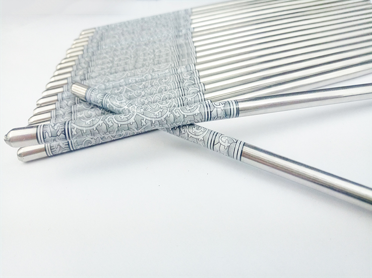 Stainless steel chopsticks Blue and white porcelain suit household 10 family non-slip Anti scald Antifungal 20 Metallic iron chopsticksin the Tableware , Tableware , Chopsticks category - from Buy2taobao.com to provide professional Taobao agent buy service