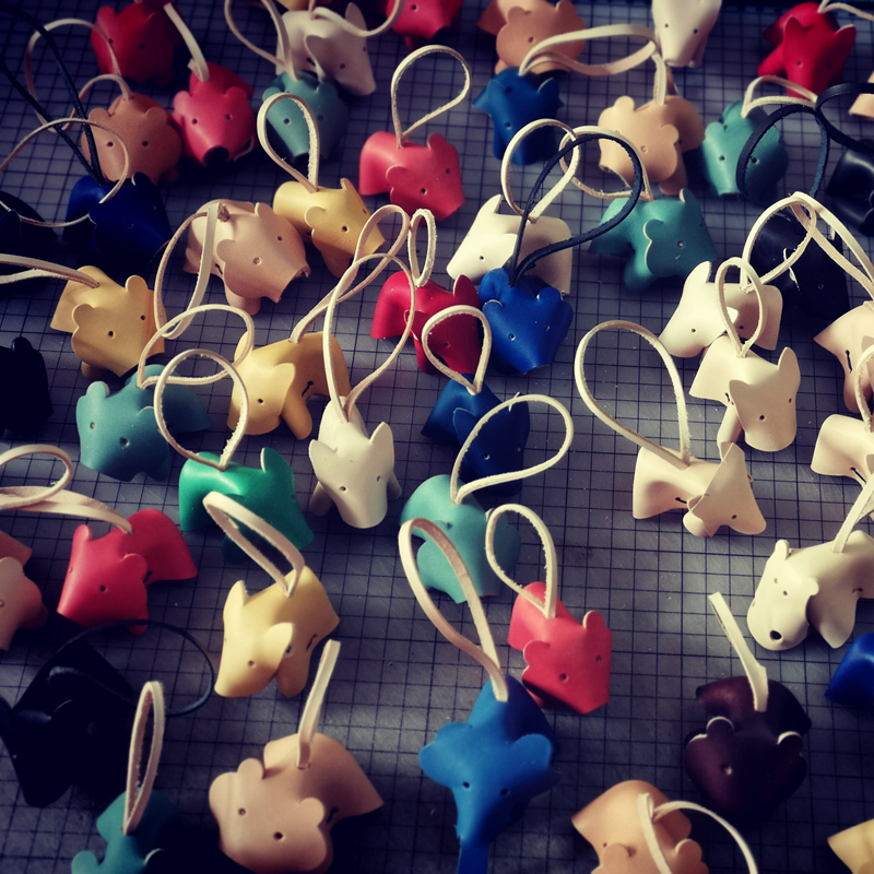 manual make The first layer cowhide Animal pendant Bag decorate parts Key buckle Pendant Accessories genuine leatherin the Accessories/Leather belt/Hat/Muffler , Shoes and bags/Belt Accessories , Bag Accessories , Bag pendant category - from Buy2taobao.com to provide professional Taobao agent buy service