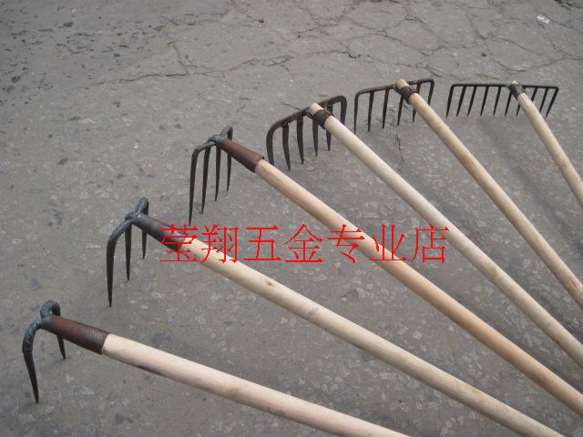 2齒12齒純鐵制鐵耙子 地耙 釘耙鋤頭 種子草坪 平整土地好幫手在類目 農機/農具/農膜, 農業工具, 耙子中 - 來自Buy2taobao.com提供專業的淘寶代購服務