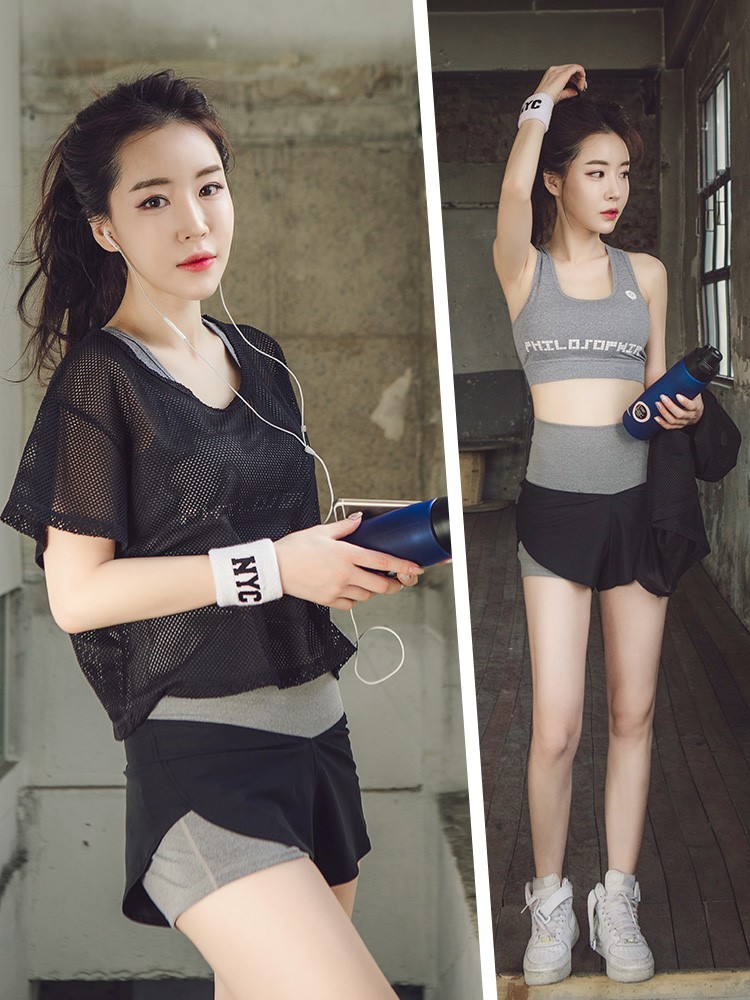 夏季新款专业瑜伽服三件套装女网红健身房运动短裤高腰性感宽松女在类目 运动/瑜伽/健身/球迷用品, 瑜伽, 瑜伽服中 - 来自Buy2taobao.com提供专业的淘宝代购服务