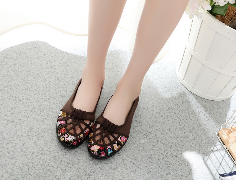 Old Beijing Cloth shoes female summer Mesh shoes Hollow Soft-soled shoes Flat bottom non-slip ventilation Flat heel Shallow mouth Mom shoesin the Women's Shoes, Low shoes category - from Buy2taobao.com to provide professional Taobao agent buy service