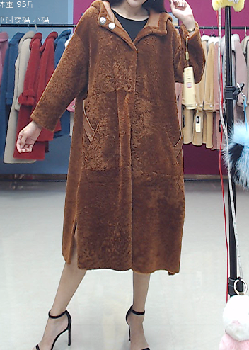 100%皮毛一体焦糖色福利款在类目 女装/女士精品, 皮草中 - 来自Buy2taobao.com提供专业的淘宝代购服务