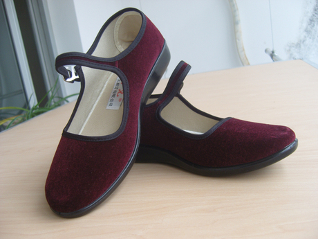正品老北京布鞋女式平跟枣红色布鞋民族广场红