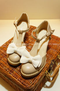  初夏新品 韩版欧美复古粗跟凉鞋T带蝴蝶结可爱校园风女鞋漆皮单鞋