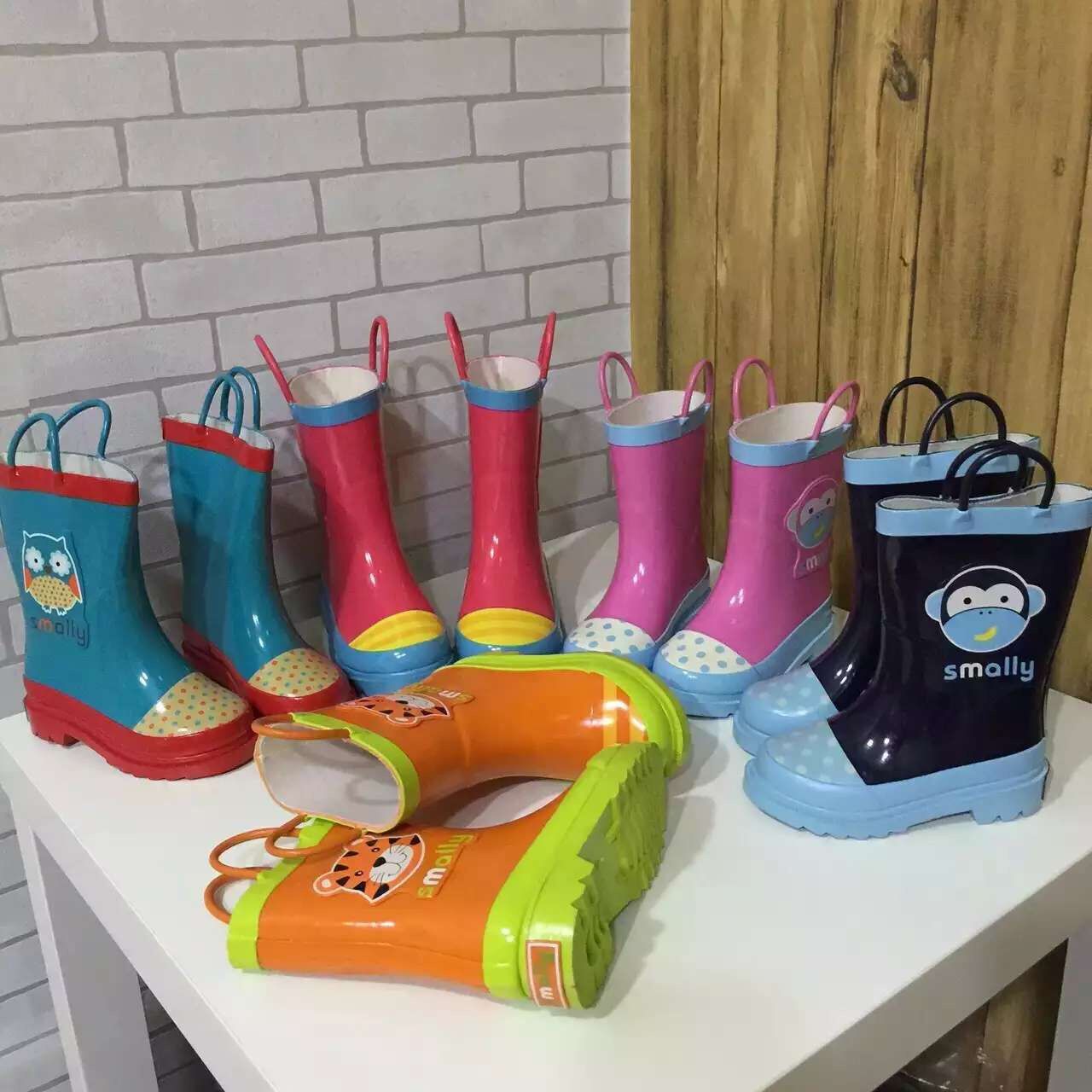 South Korean exports Smally children Rain shoes men and women non-slip kindergarten pupil Boots lovely Cartoon Rain shoesin the Shoes/Baby Shoes/Parent-child shoes , Wellies category - from Buy2taobao.com to provide professional Taobao agent buy service