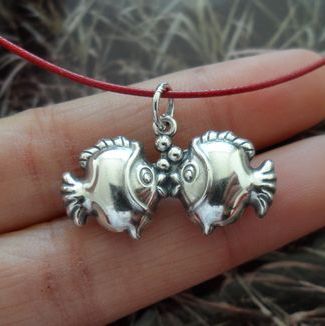 泰银 990足银 曼谷银 手工银 圆梦亲嘴鱼好运吊坠2.2cm|msdalam kategori Aksesori/Barang Kemas Fesyen, loket/loket - dari Buy2taobao.com untuk memberikan perkhidmatan ejen Taobao profesional membeli