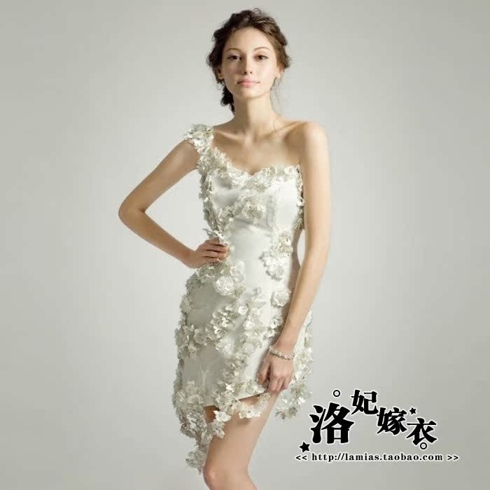 2013韩版新款婚纱礼服 单肩短裙摆婚纱 唯美花朵新娘结婚婚纱 2013韩版新款婚纱礼服 单肩短裙摆婚纱 唯美花朵新娘结婚婚纱