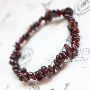  【天天特价】 天然石榴石碎石手链不规则美容养颜 男女款爱情石